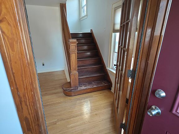 3rd image of 37 Vegola Ave
