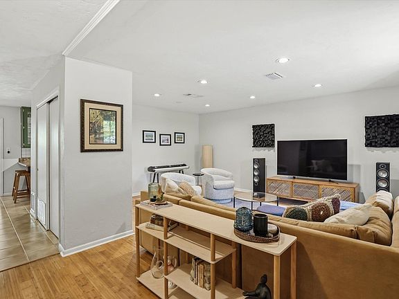 5th image of 2316 Braeburn Cir