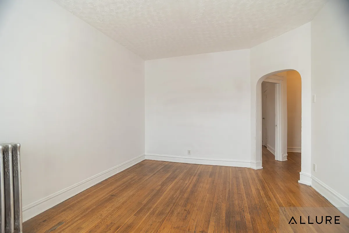 Building Photo - 7250 S Yale Ave #3N
