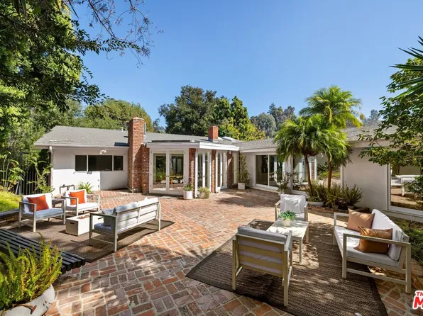 763 N Kenter Ave, Los Angeles, CA 90049