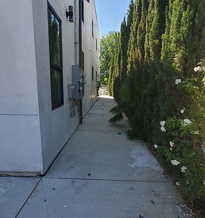 4th image of 249 N Bonnie Brae St