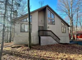 147 Livingston Ln, Gouldsboro, PA 18424
