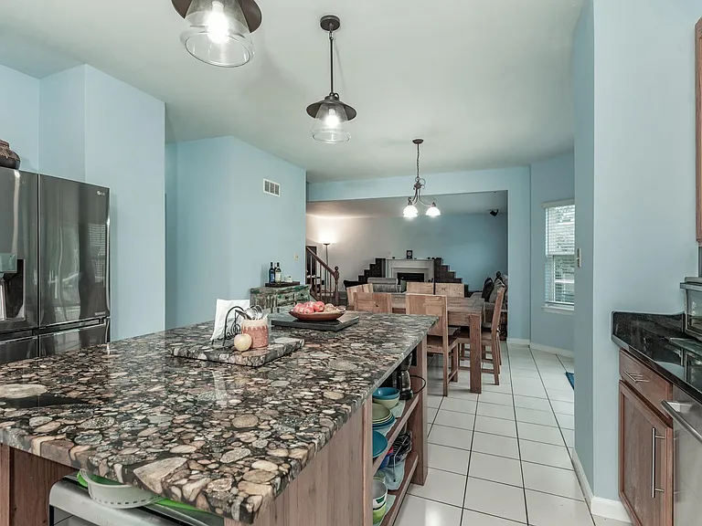 1508 Legacy Cir — Photo 13