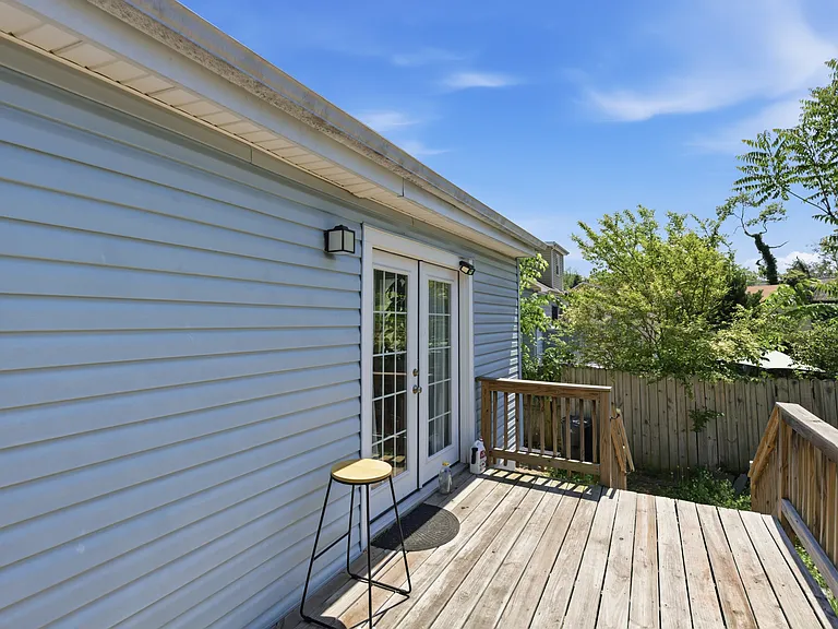 4318 Lawrence St — Photo 26