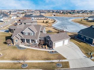 3465 Shadow Wood Ln E, West Fargo, ND 58078