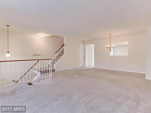 4th image of 10185 Jamaica Ln