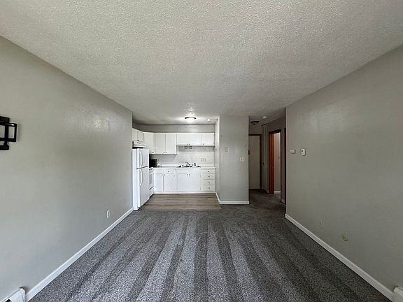 3rd image of 118 E Phillip Ave #9