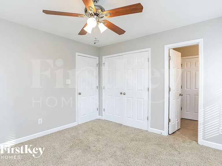 425 Kellywood Ct — Photo 8