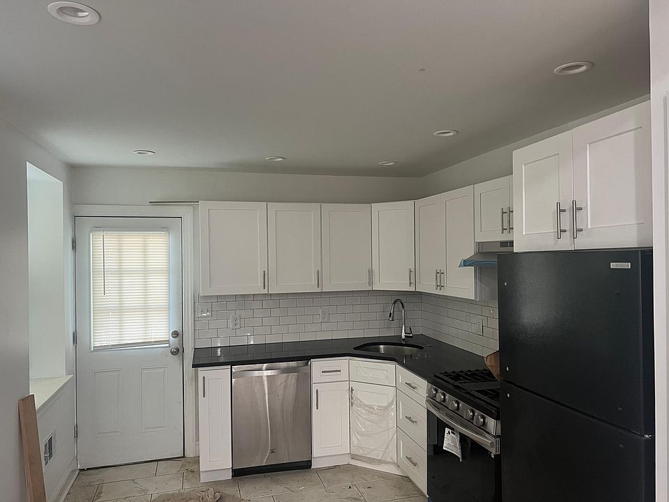Brand new Kitchen with all-new, never-before-used appliances!