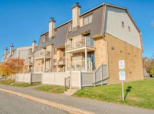 16 Sweetbriar Cir #1, Ottawa, ON K2J 2K4