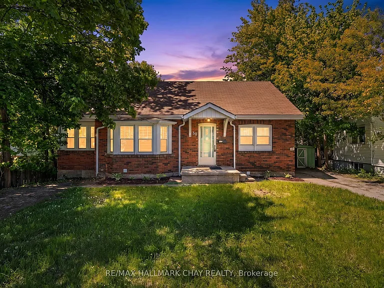 30 Penetang St — Photo 1
