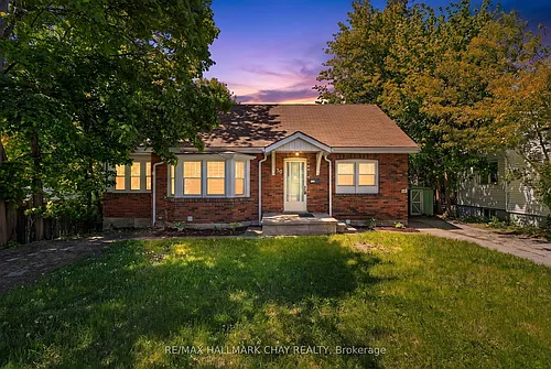 30 Penetang St Photo 1