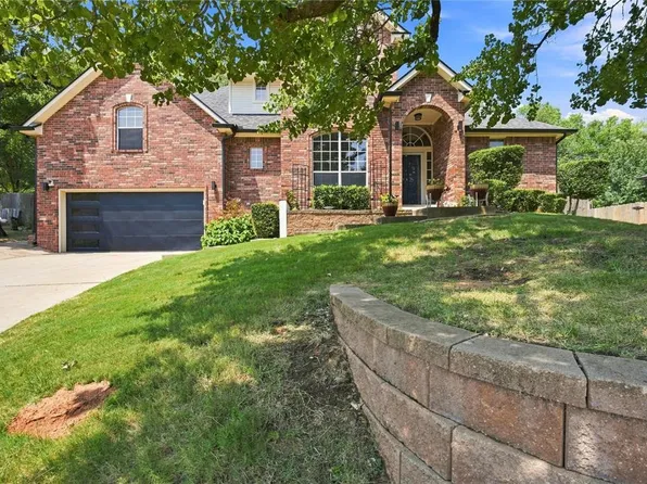 4001 Eaton Pl, Edmond, OK 73034