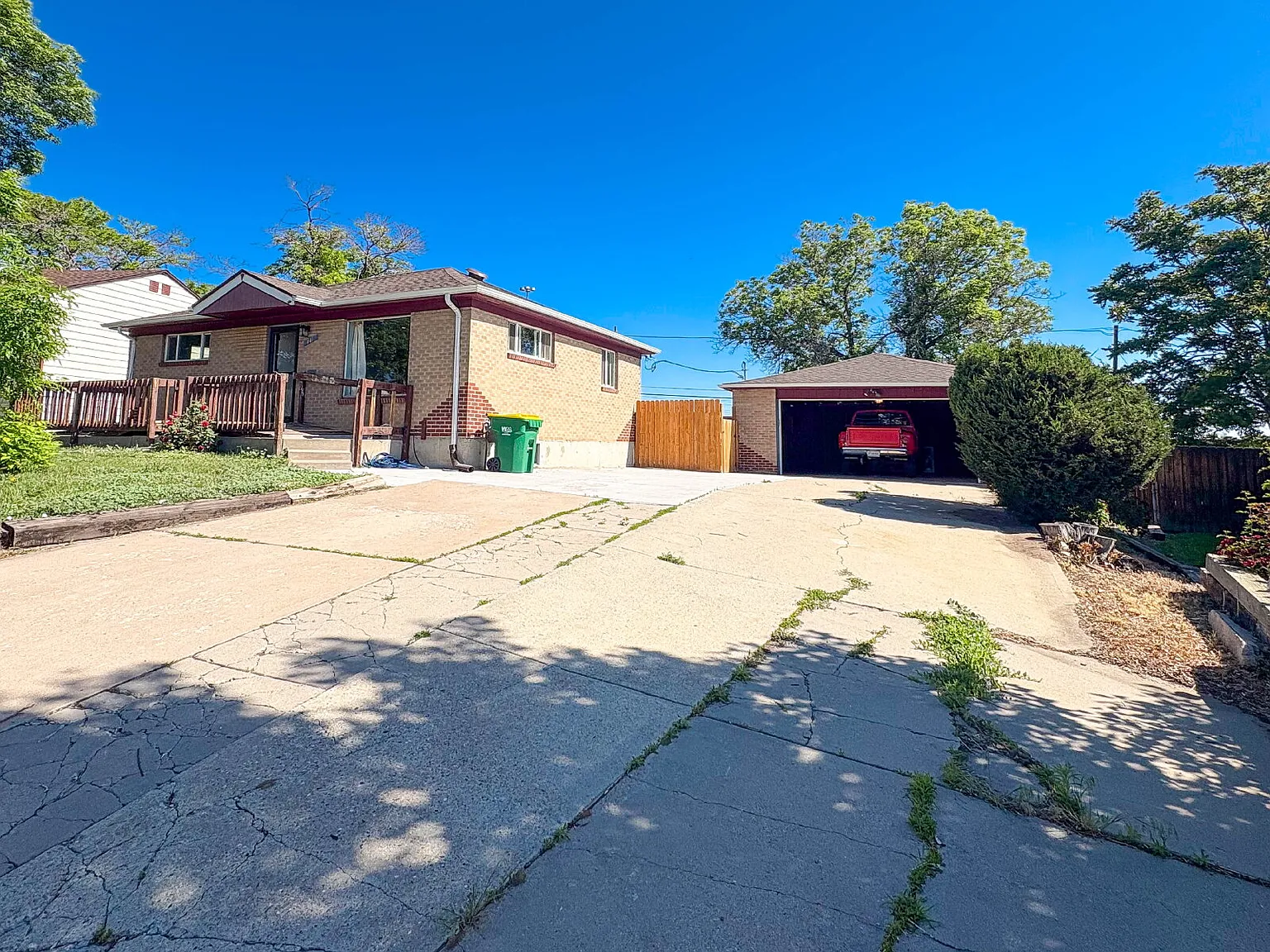 Charming Home w/Big Garage — Photo 2