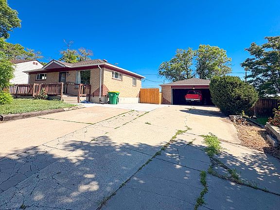 2nd image of 441 Jennie Dr