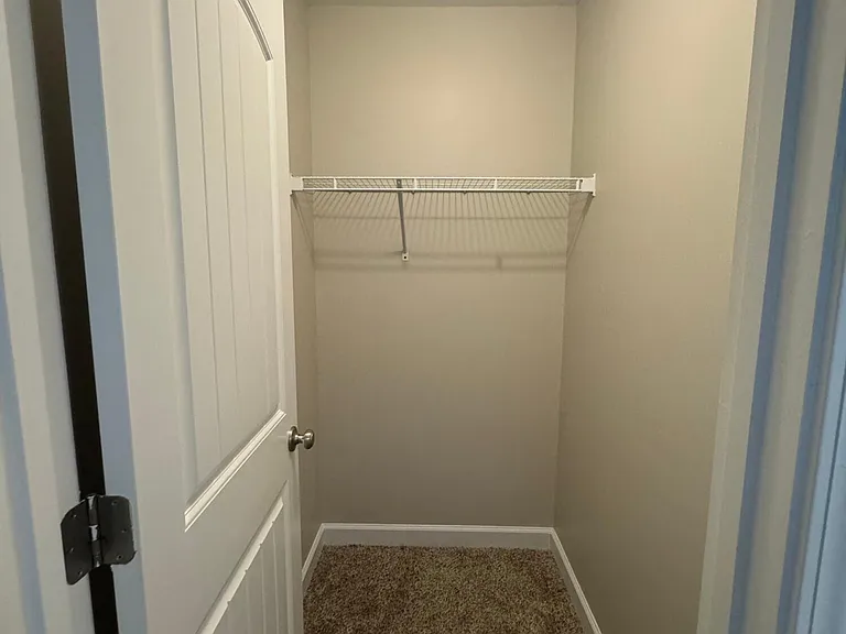 203 Ashton Ct — Photo 33