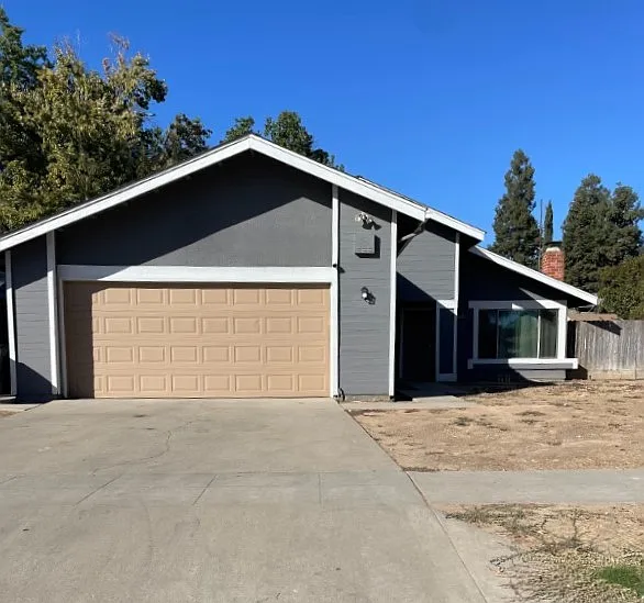 4076 W San Bruno Ave — Photo 1