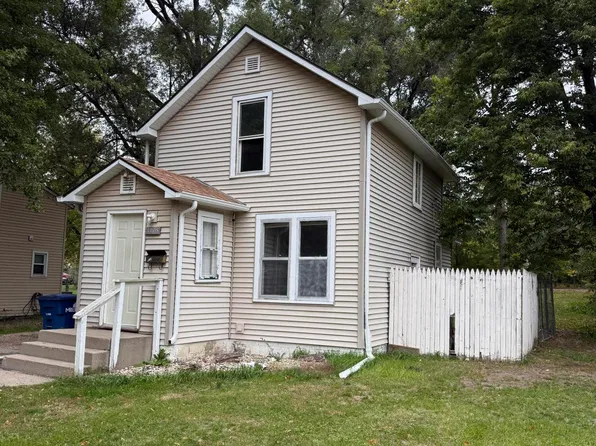 1008 W 3rd Ave, Mitchell, SD 57301