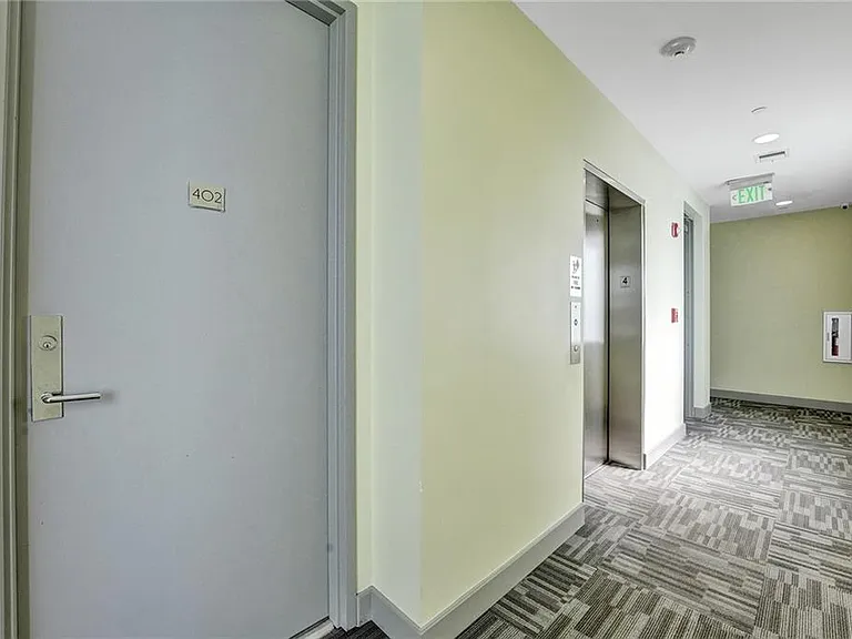 110 SE 2nd St #402 — Photo 27