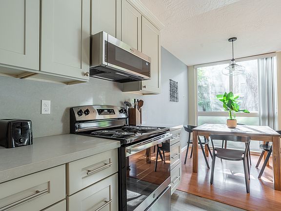 2nd image of 181 Del Medio Ave APT 107