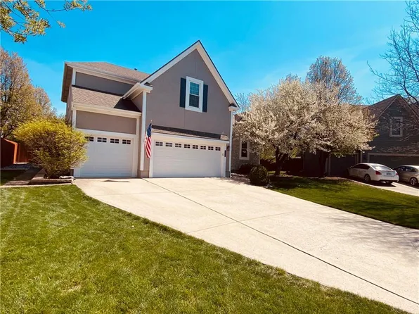 18715 W 153rd Ter, Olathe, KS 66062
