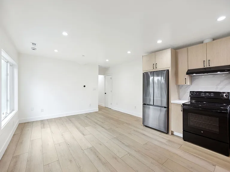 19 Knoll — Photo 5