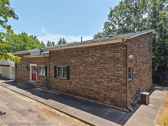 2nd image of 846 E Rumpus Ridge Rd