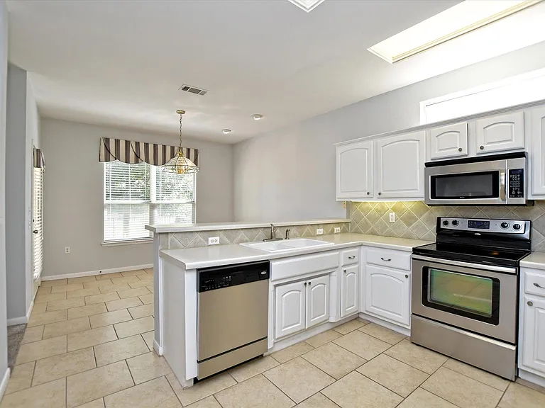117 Beautybush Trl — Photo 14