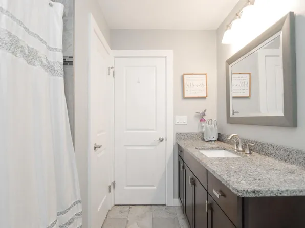 22 Allen St, East Longmeadow, MA 01028