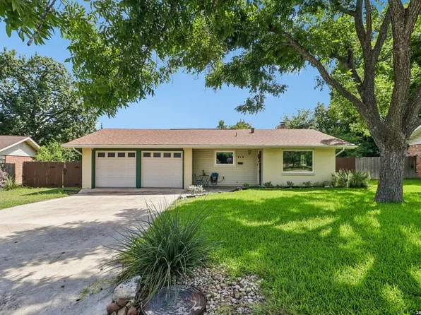 713 lake, Kerrville, TX 78028