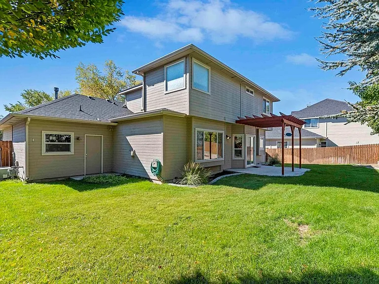 2516 E Alpomado Ct — Photo 24