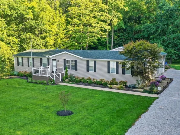 5249 New London Rd, Geneva, OH 44041