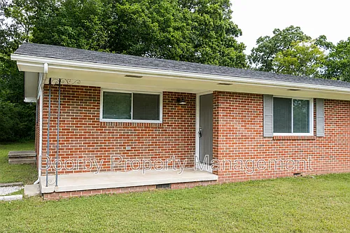 2027 Lee St Photo 1