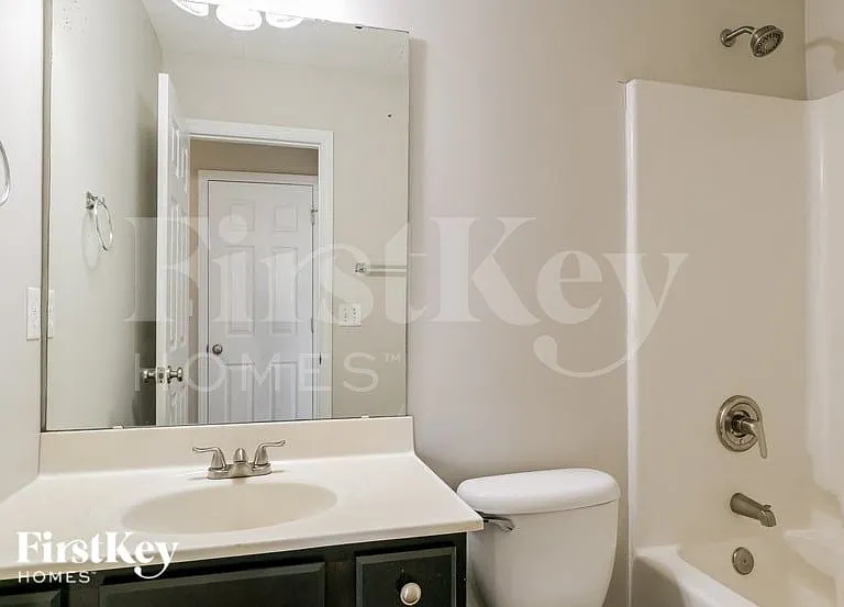 900 Tower Pl — Photo 13
