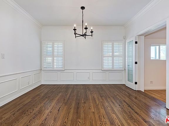 5th image of 9407 Sawyer St