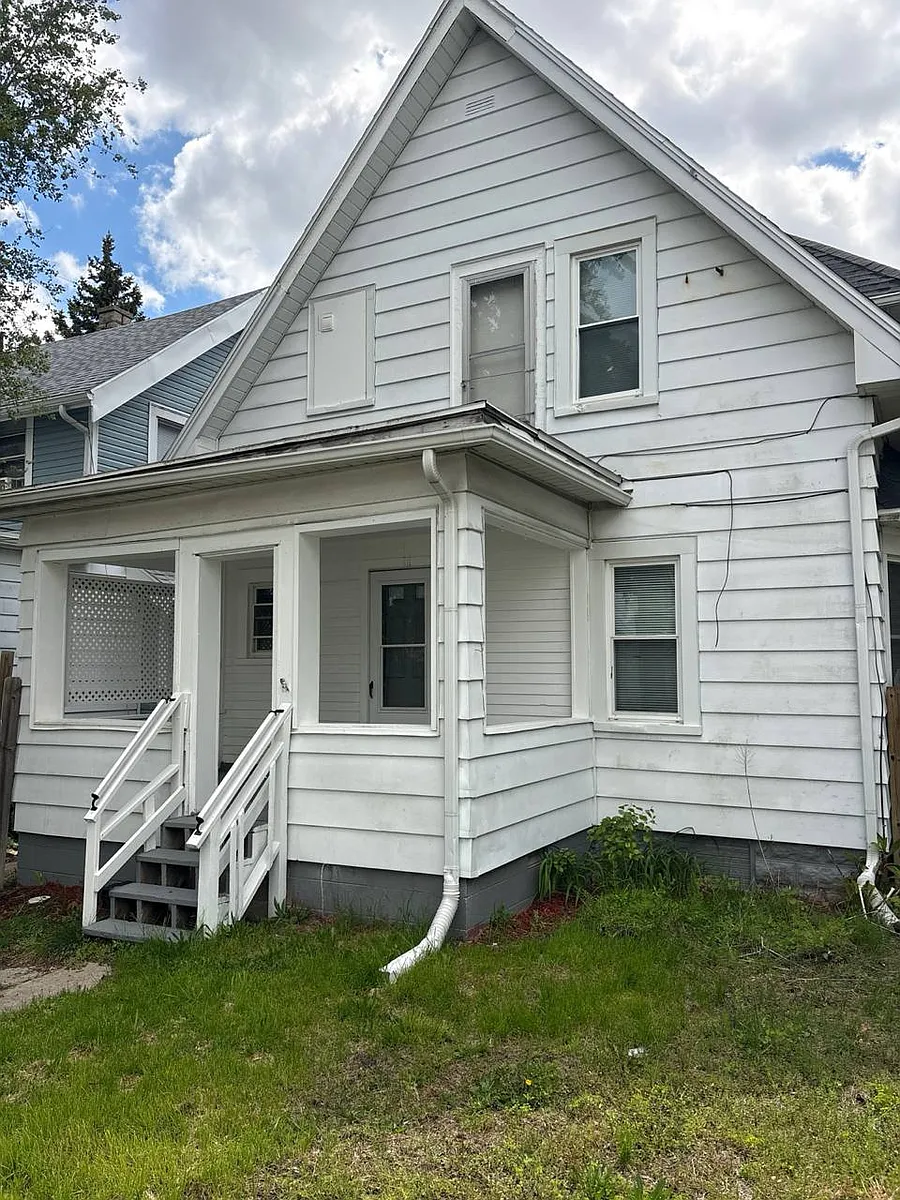 Building Photo - 746 Spencer St