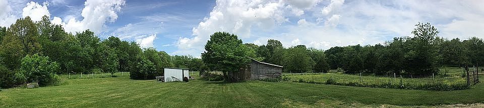 2nd image of 1058 White Oak Rd