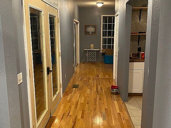 5th image of 300 Warbler Ln