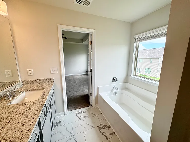 109 Denmon Ct — Photo 15