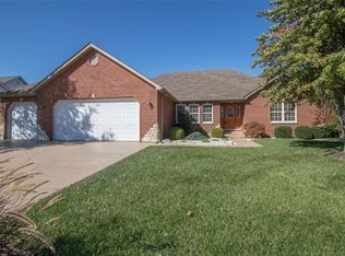 211 Vancouver Dr, Waterloo, IL 62298