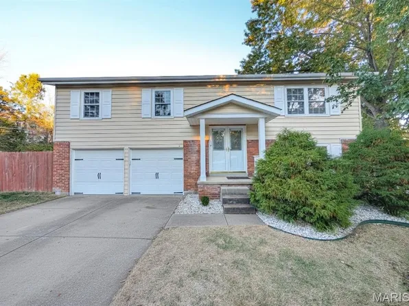 6208 Stock Bridge Cir, Saint Louis, MO 63128
