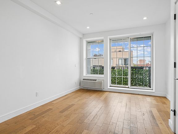 5th image of 1229 Putnam Ave #4B