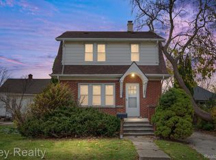 830 Mill St, Lincoln Park, MI 48146