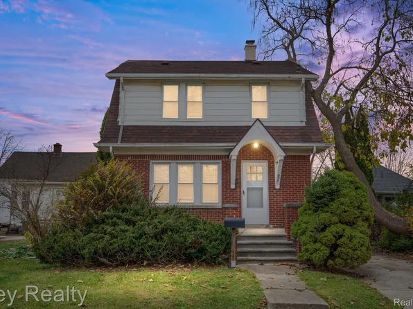 830 Mill St, Lincoln Park, MI 48146