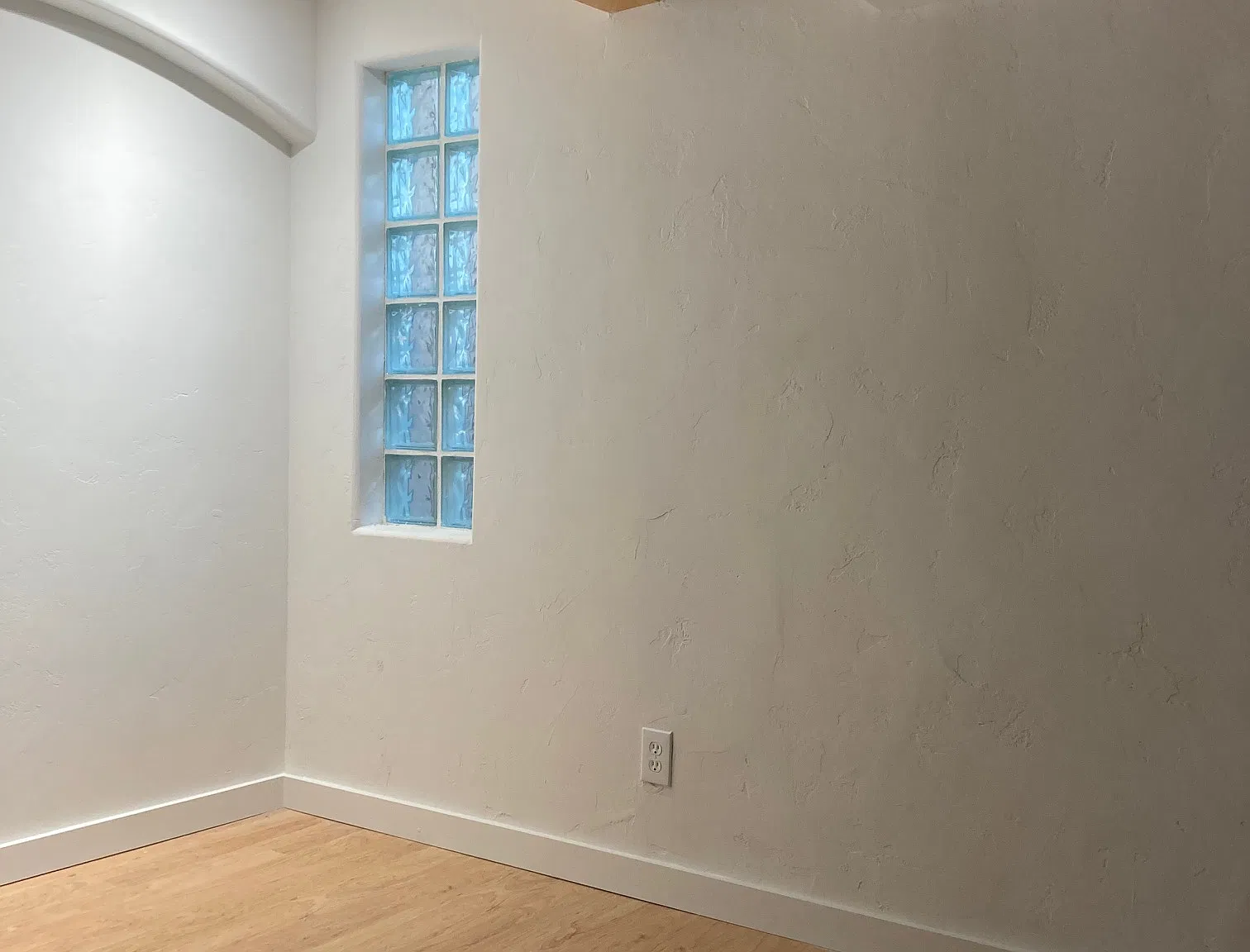 1 bed, 400 sqft, $1,000 — Photo 2