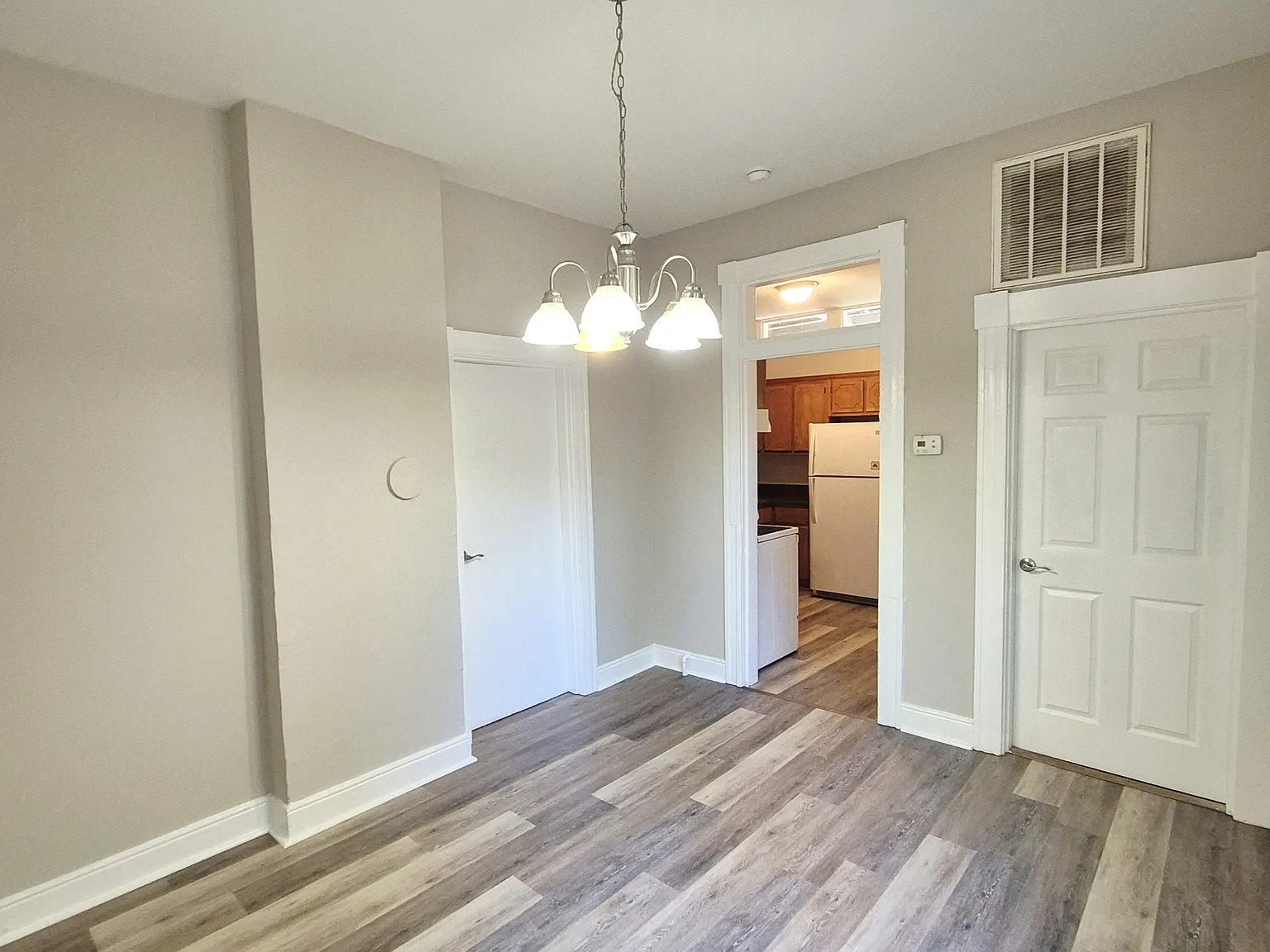 3209 3rd Avenue - A — Photo 4