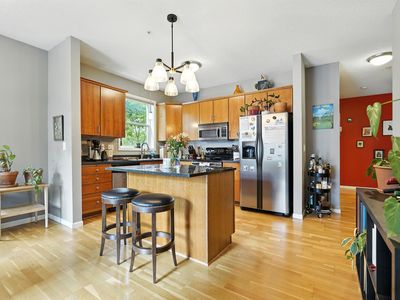 301 Oak Grove St APT 214, Minneapolis, MN, 55403