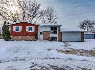 905 Murphy Ct, Bay City, MI 48706