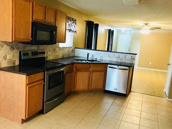 5th image of 5021 Waterford Dr