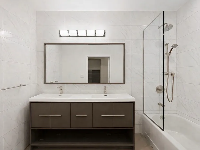 717 Manhattan Ave #3A — Photo 5